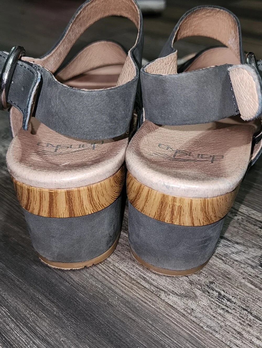 Dansko Maribeth Sandals Block Heel Strappy Leather Sz 37 Metallic 6.5-7 Casual